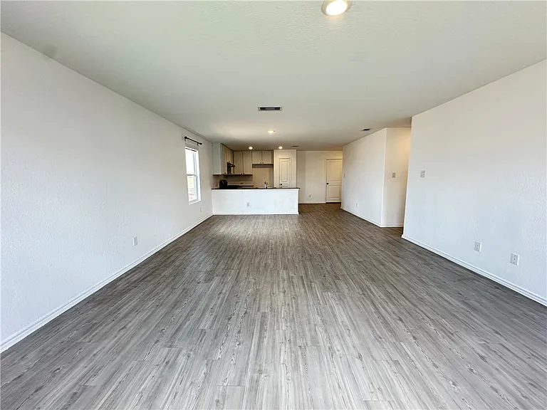 1203 Athena Dr — Photo 12