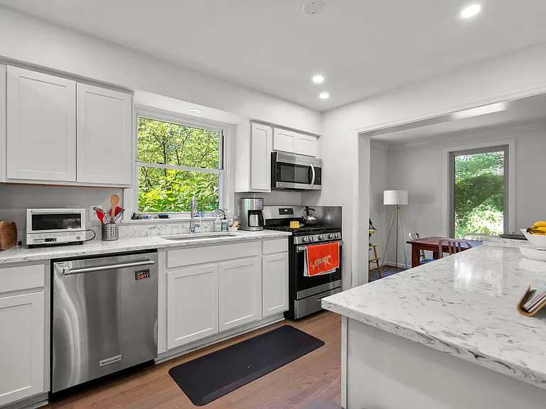 9311 Woodland Dr — Photo 12