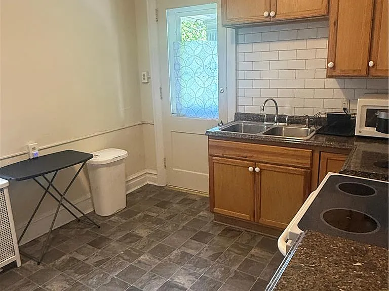 2403 W Allen St #2 — Photo 6