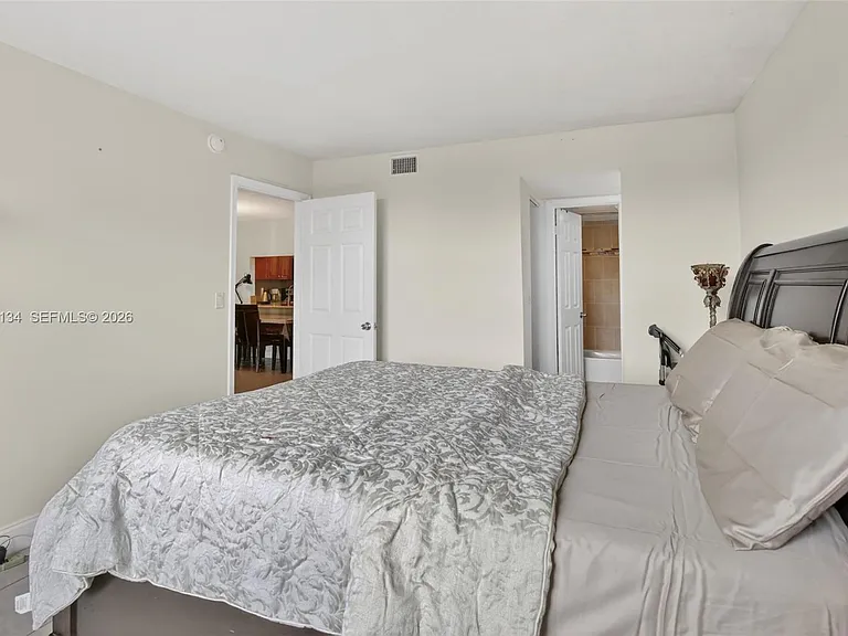 9330 Lagoon Pl #307 — Photo 20