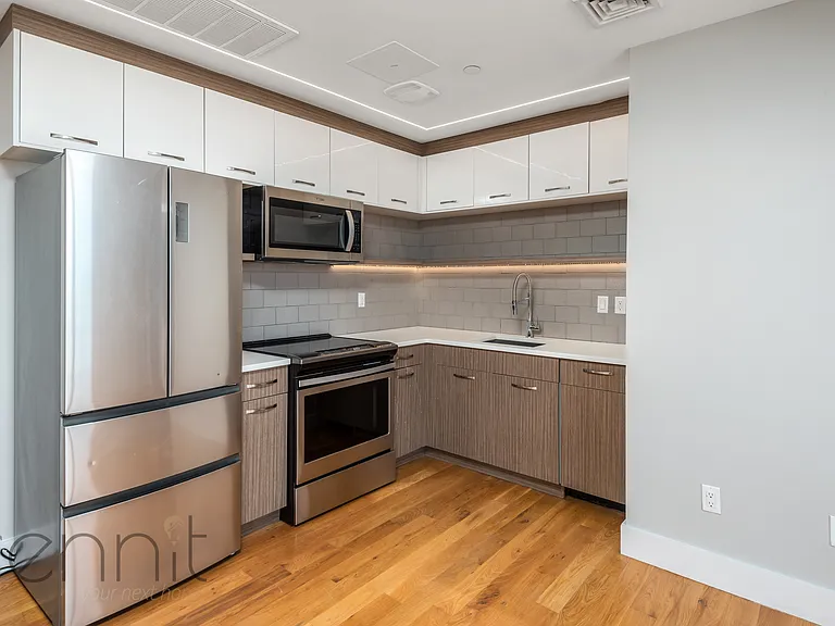 31 Debevoise St #9B — Photo 4