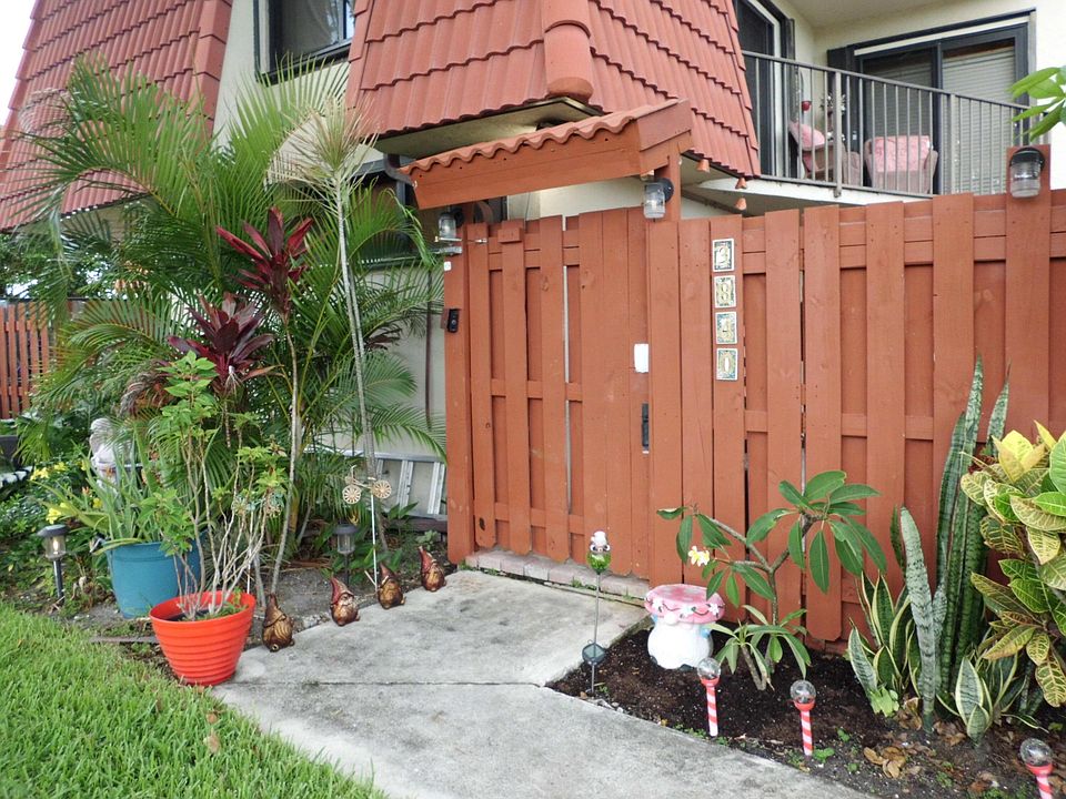 1st image of 3840 Victoria Drive