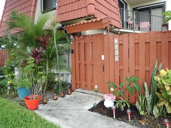 3840 Victoria Drive, West Palm Beach, FL 33406