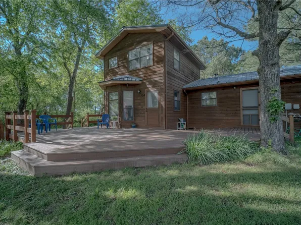 304 Warren Ave, Huntsville, AR 72740