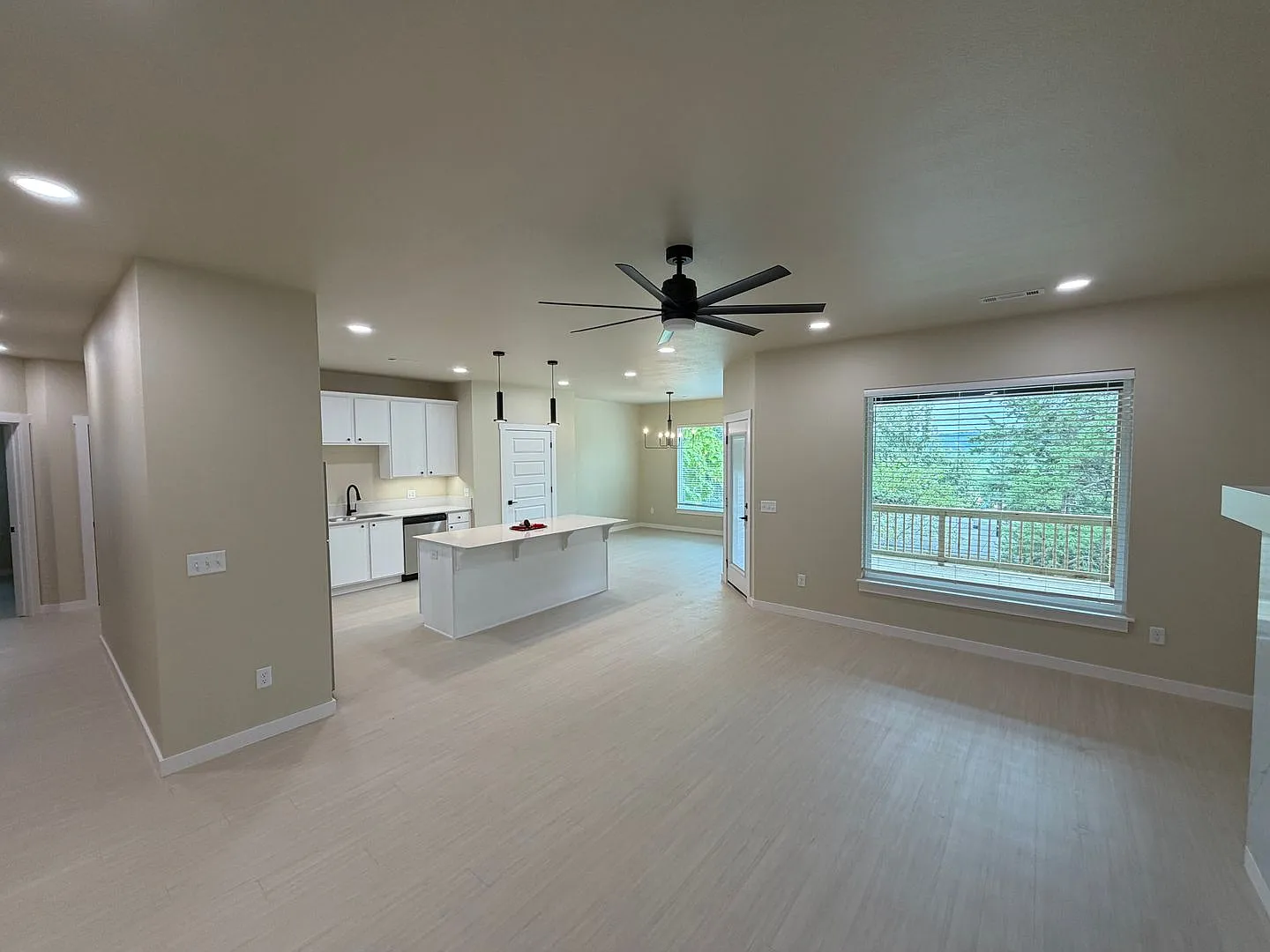 First months rent free. — Photo 3