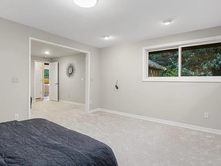 22215 SE 32nd St — Photo 36