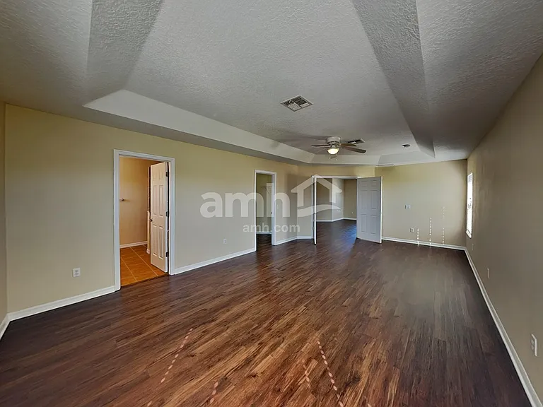 593 First Cape Coral Dr — Photo 13
