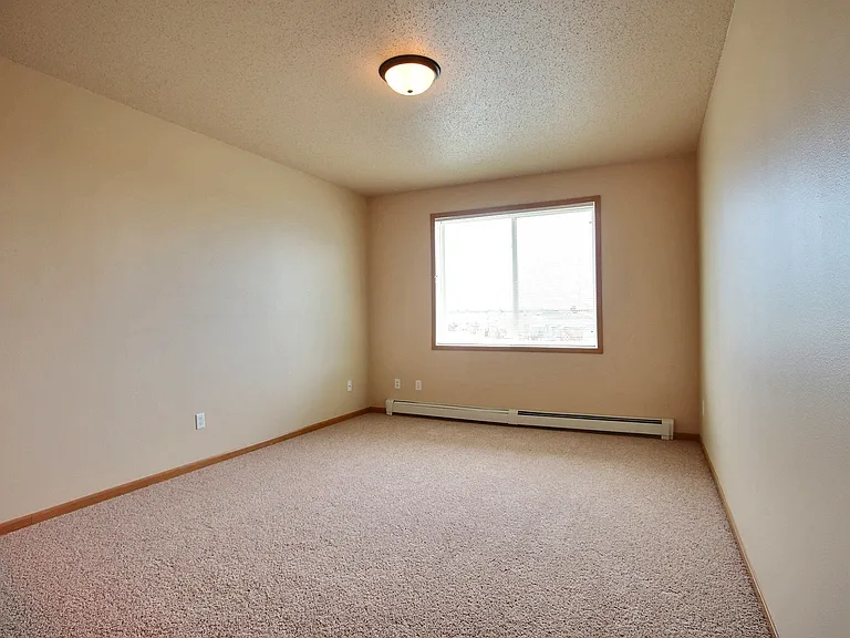 West Fargo, ND West Lake Apartments | Bedroom