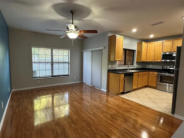 30117 N Mossbank Dr — Photo 4
