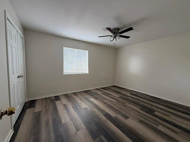 3 bed, 1.5 bath, 1025 sqft, $1,350 — Photo 3