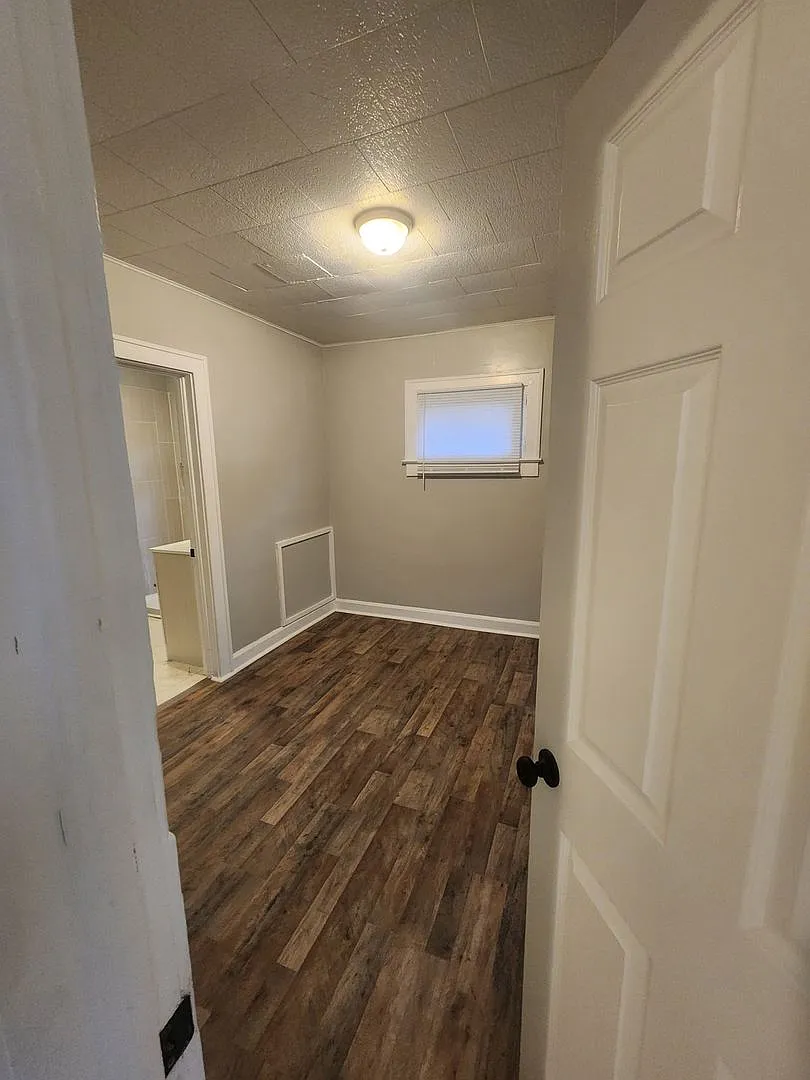 Updated Two Bedroom Single Family Home near N Harding and 23rd - Westside — Photo 4
