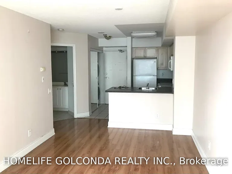 28 Harrison Garden Blvd #1109 — Photo 2