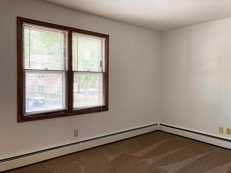 Hilltop Lane Apartments — Photo 18