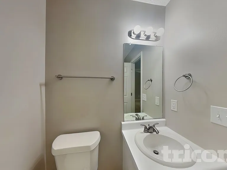 104 Roundtree Ct — Photo 14