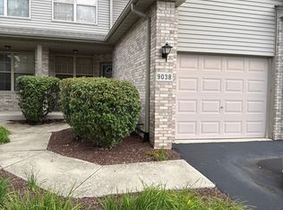 9038 Mansfield Dr, Tinley Park, IL 60487
