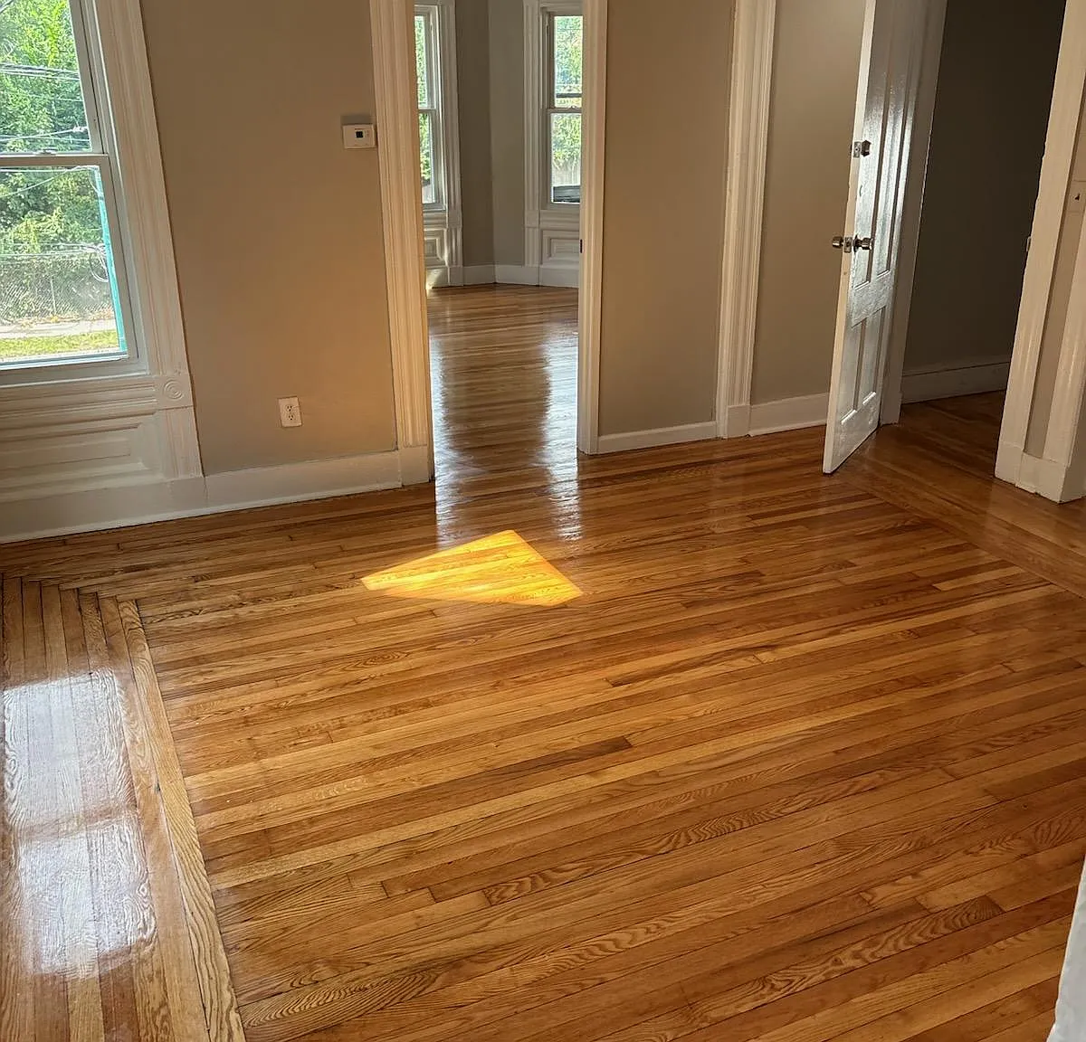 3 bed, 1100 sqft, $1,949 — Photo 1