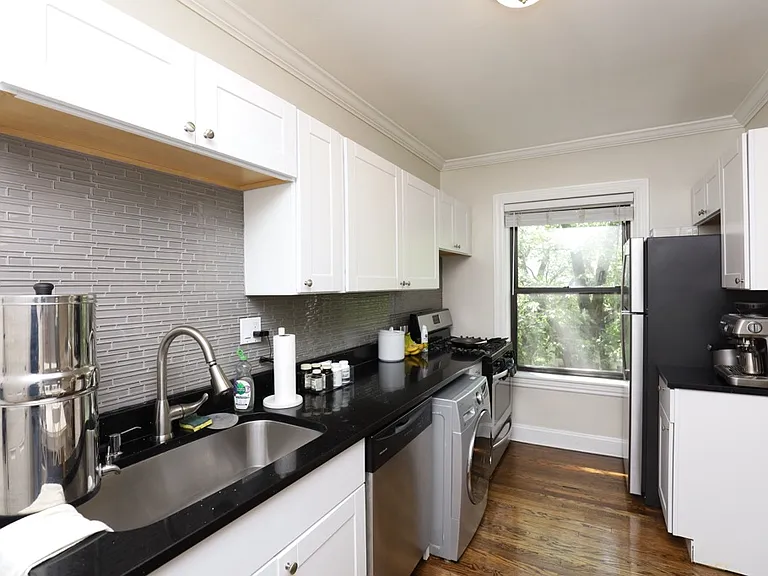 2535 N Seminary Ave #4 — Photo 2