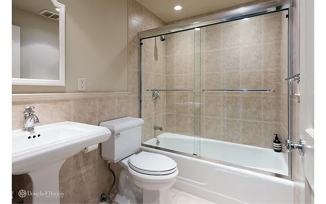 Rented by Douglas Elliman | media 15