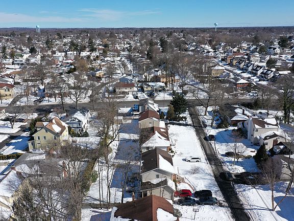 4th image of 8 Wheatley Ave