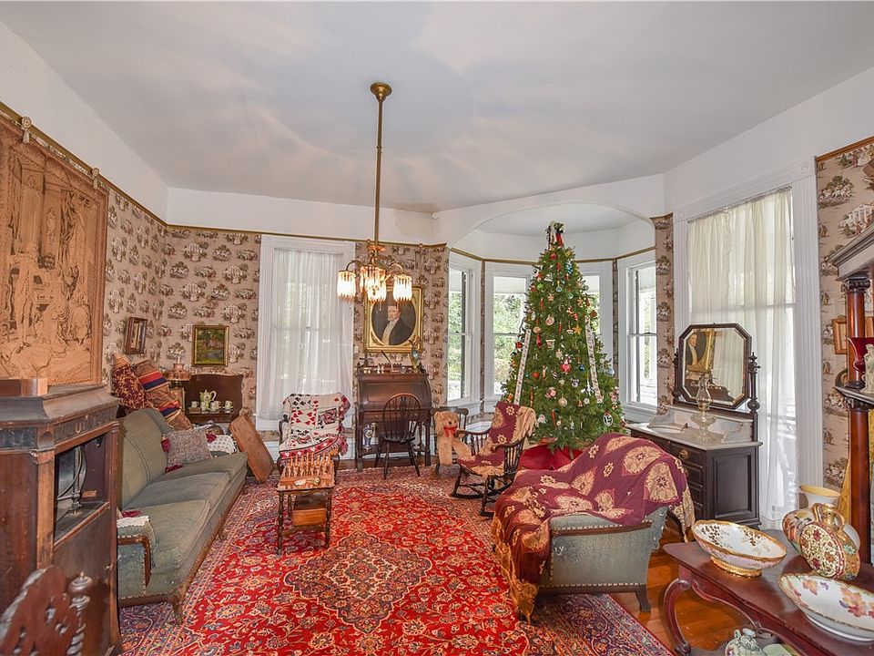 43rd image of 507 N Main St