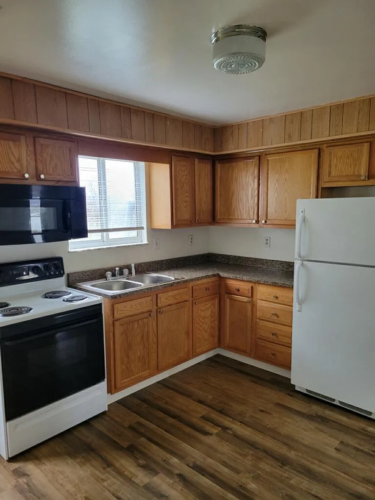 1 bed, 800 sqft, $900 — Photo 2