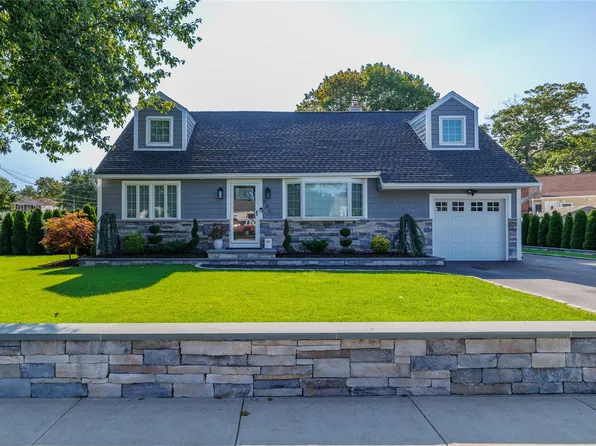 645 Hawkins Boulevard, Copiague, NY 11726