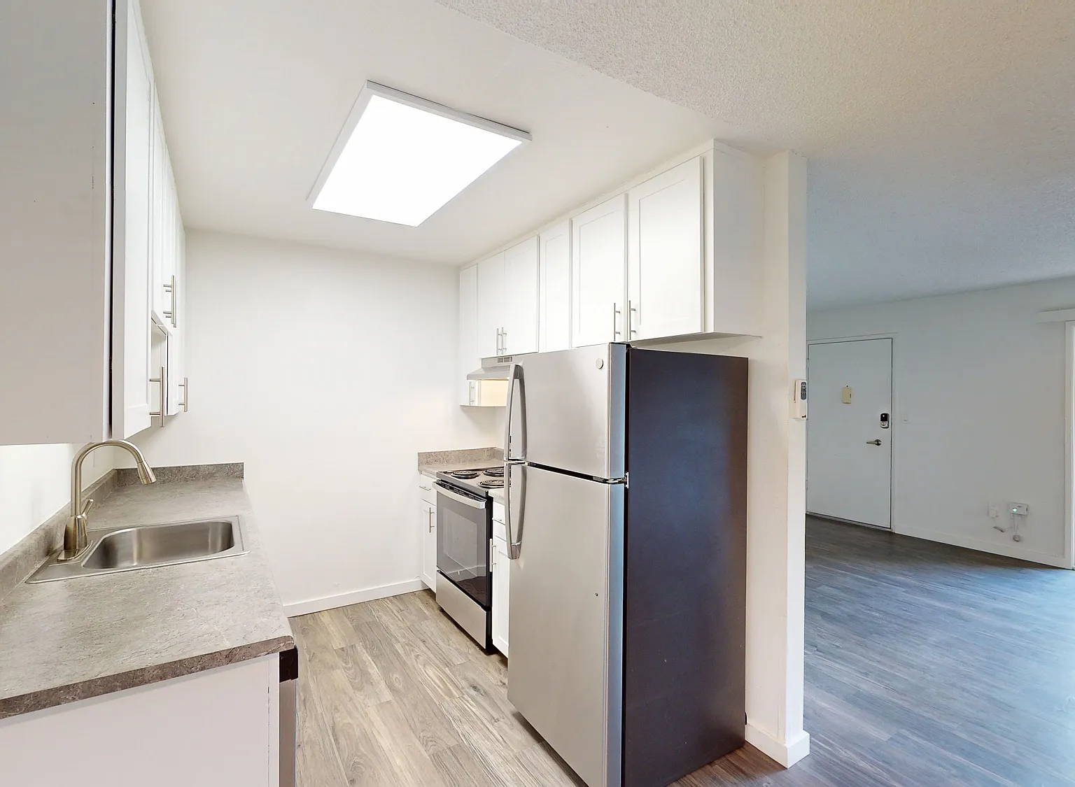 430 Alameda Del Prado — Photo 3