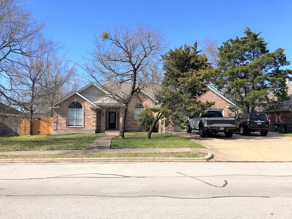 1st image of 1115 Bayou Woods Dr