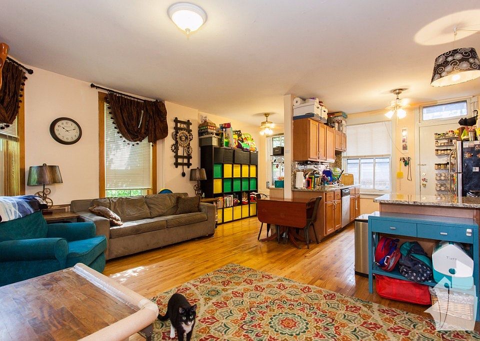 1st image of 1533 W Leland Ave #1