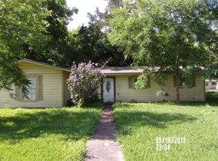 802 E Wilkins St, Angleton, TX 77515