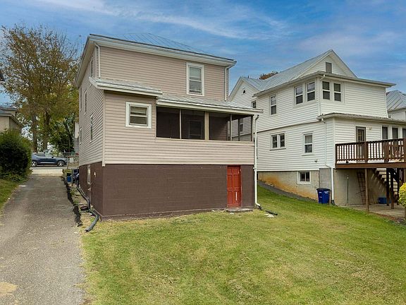2nd image of 209 Massie St