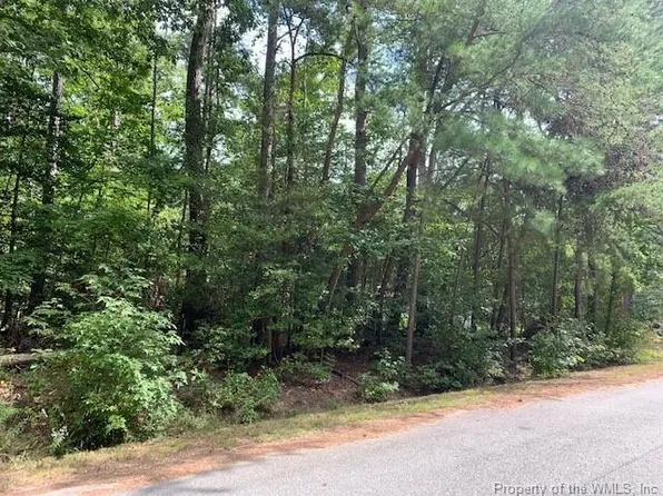 7604 White Oak Dr, Lanexa, VA 23089