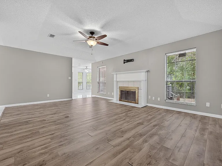 3 Neptune Dr — Photo 10