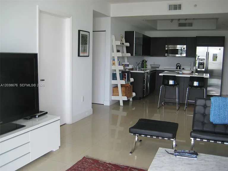 90 SW 3rd St #4311 — Photo 6