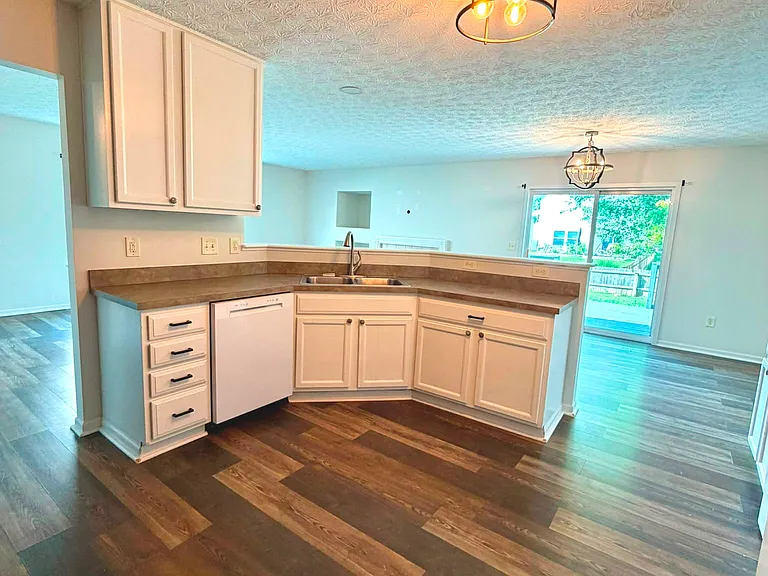 5790 Lonerise Ln — Photo 11