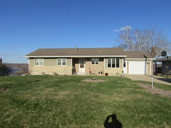 907 Acre St, Guttenberg, IA 52052
