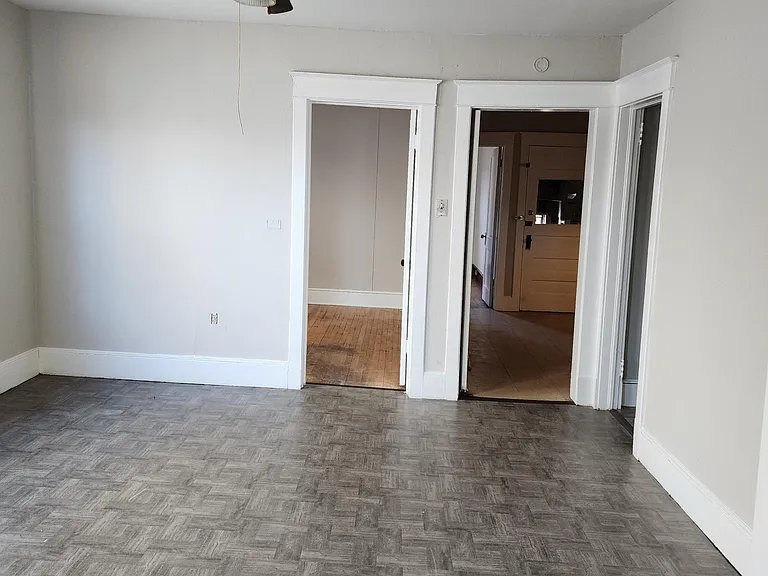 22 Lincoln Ave #2S — Photo 5