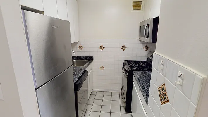 Rented by Halstead Real Estate | media 6