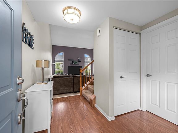 5th image of 877 Wembley Ct