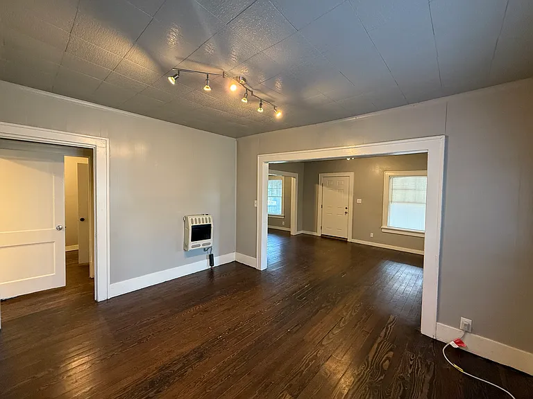 1506 W Bowen Pl — Photo 11