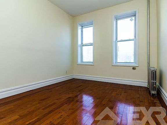 3rd image of 709 Dekalb Ave APT 14