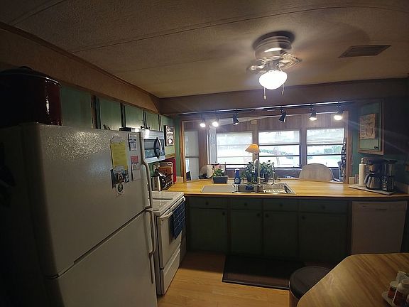 5th image of 7812 Buena Vista Dr N