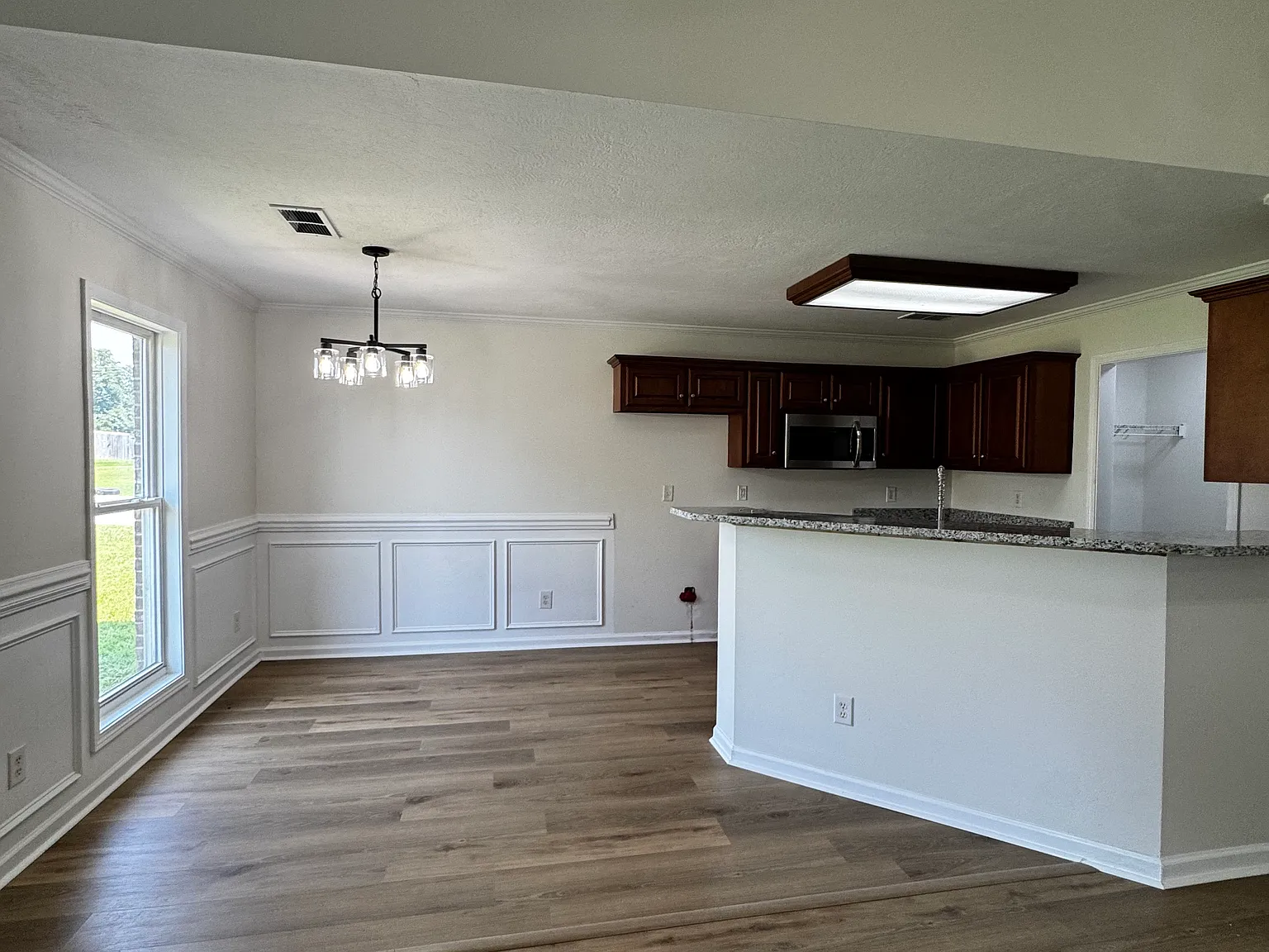 3 bed, 1362 sqft, $1,750 — Photo 4