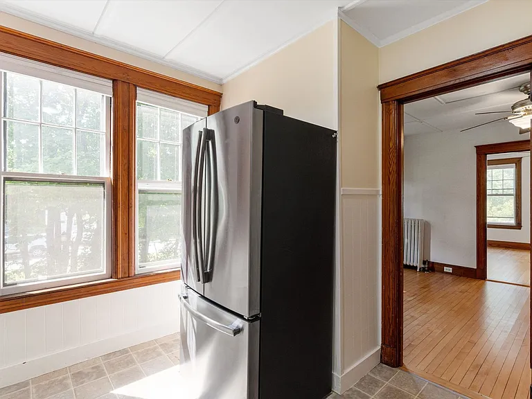 34 Lyndon St #A — Photo 11