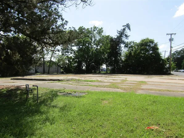 401 Drew St, Livingston, TX 77351