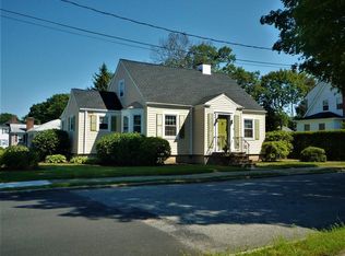 341 Woodlawn St, Fall River, MA 02720