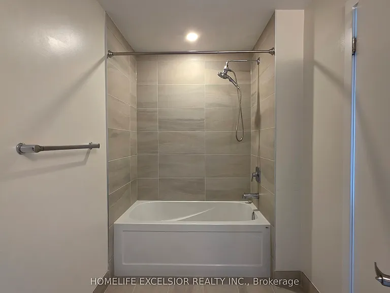 188 Fairview Mall Dr #829 — Photo 11