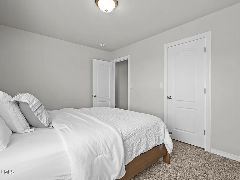12245 Desert Pine Ave — Photo 15