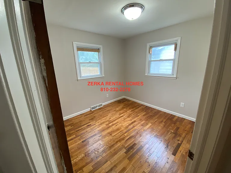2077 Algonac Dr — Photo 7