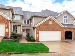 392 Ambleside Way, Amherst, OH